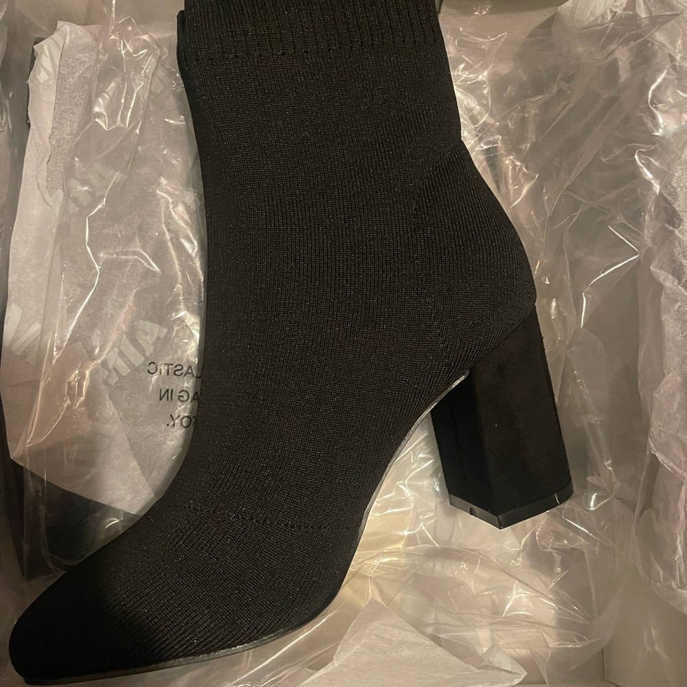 NWB MIA Boots Size:7.5
